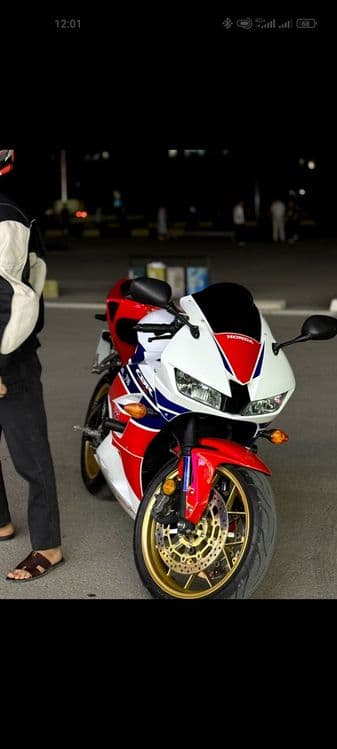 Спортбайк Honda cbr600rr