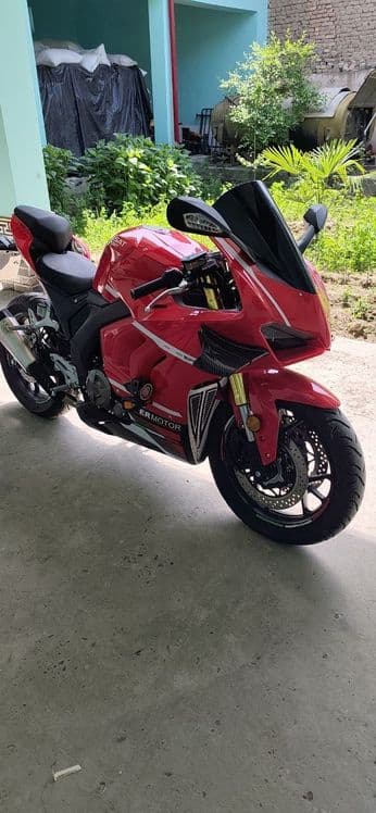 Dukatti panigali 400 kub — 1