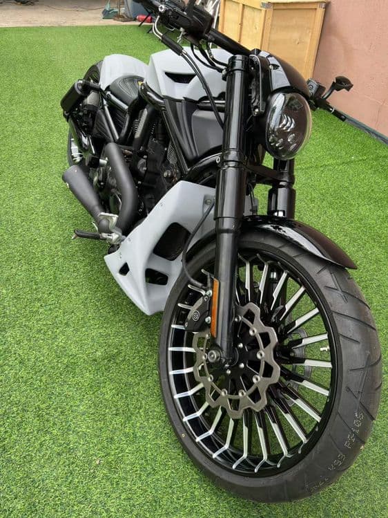 Harley-davidson v-rod tuning sotiladi — 1