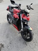 Ducati streetfighter v2