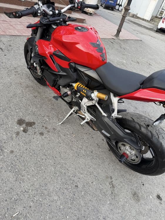 Ducati streetfighter v2 — 3