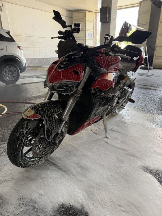 Ducati streetfighter v2 — 4