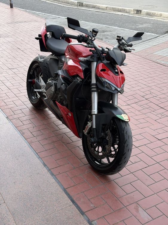 Ducati streetfighter v2 — 5