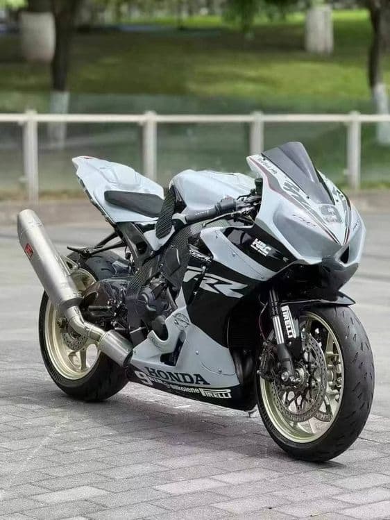 Honda sbr 1000rr — 1