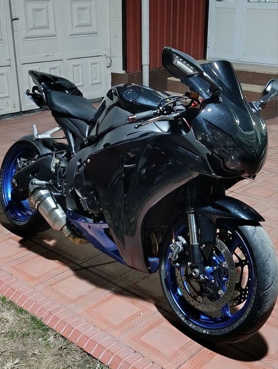 Honda cbr 1000rr 2008 — 1