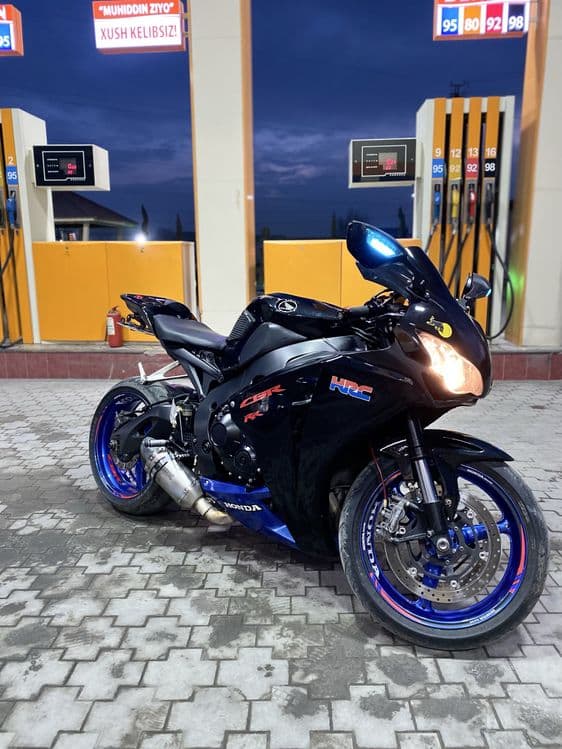 Honda cbr 1000rr 2008 — 4
