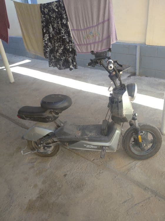 SROCHNII Skuter sotiladi zapchastgayam beriladi faqat SROCHNI — 1