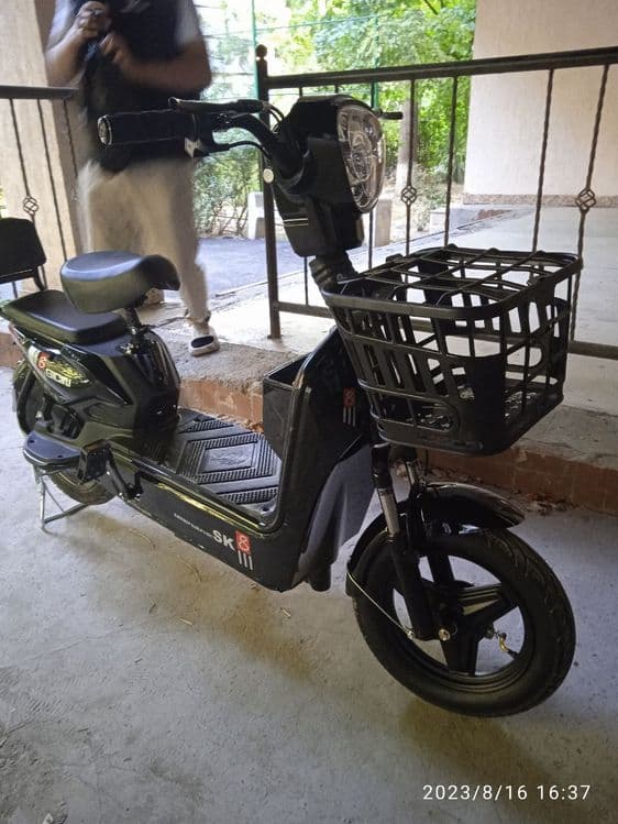 Veloskuter Sotiladi Holati yangi — 3