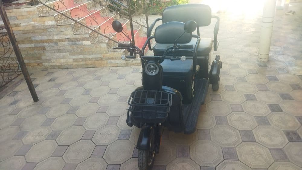 Skuter sotiladi 500 $ — 2