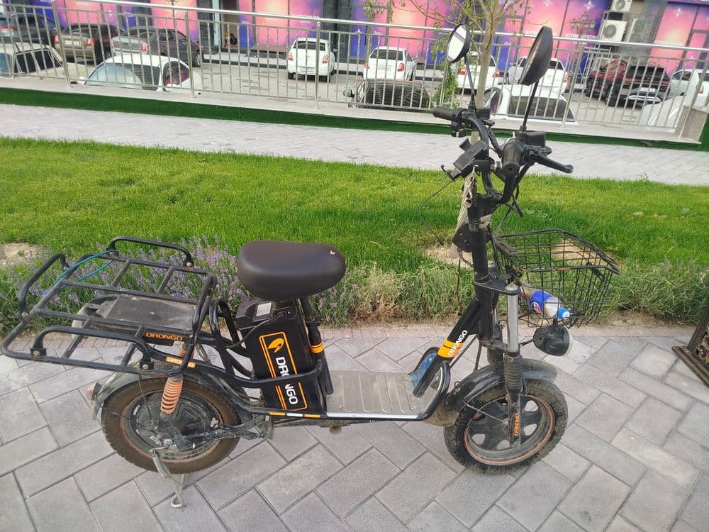 Monstr drongo sukuter — 2