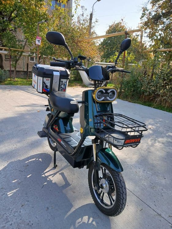 Elektro skuter sotiladi — 1