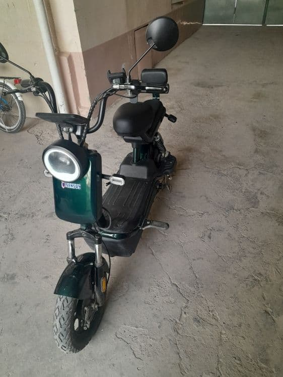 Elektroskuter Neksus Bonus perchatka — 1