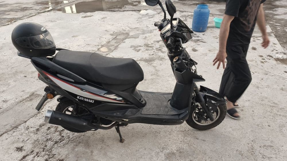 Продаю скутер Kavasaki SMART — 2