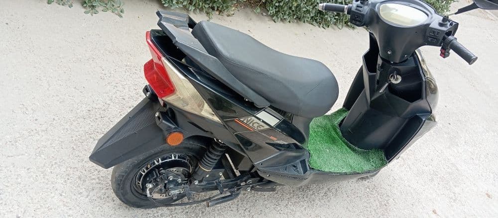 Srochniy sotiladi Elektro skuter — 1