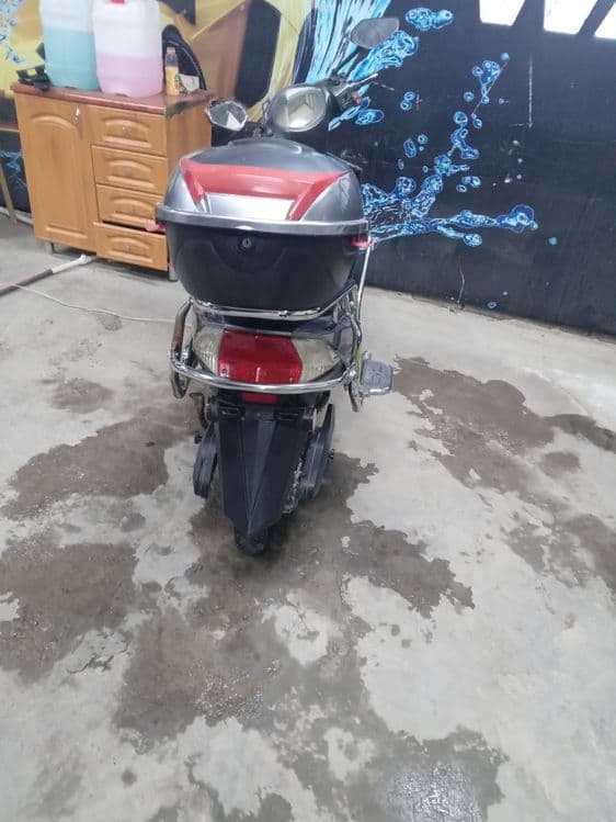 Skuter sotiladi 2023 — 2