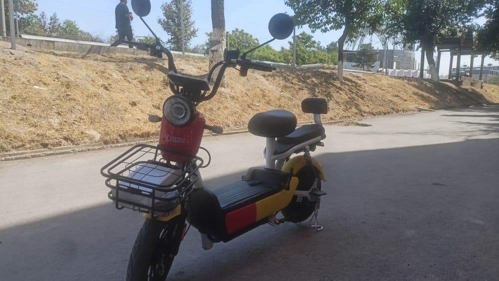 Srochno elektro skuter sotiladi — 1