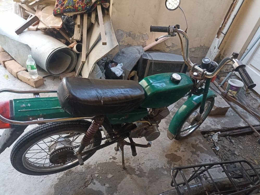 Moped moped  moped — 2
