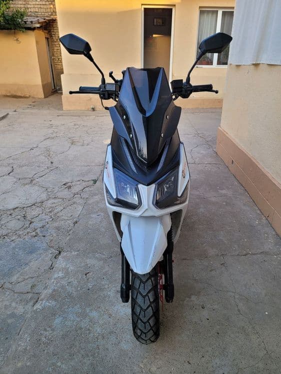 Skuter. BWS madel Sotiladi — 2