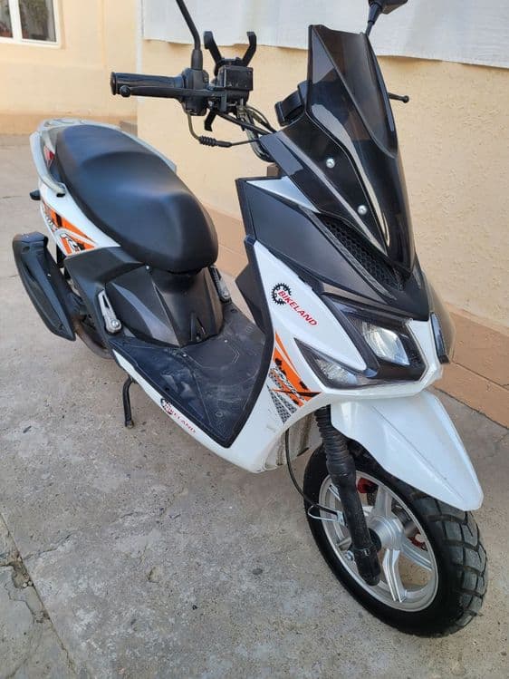 Skuter. BWS madel Sotiladi — 3
