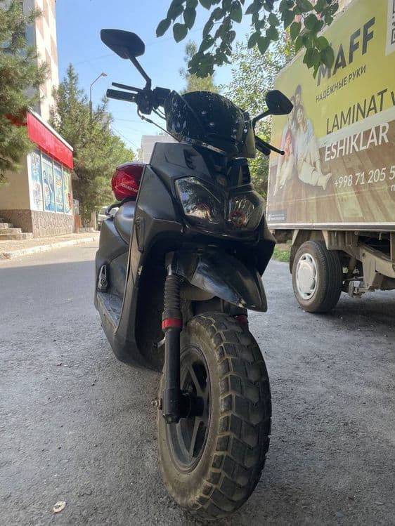 Vasat sport sukuter — 1