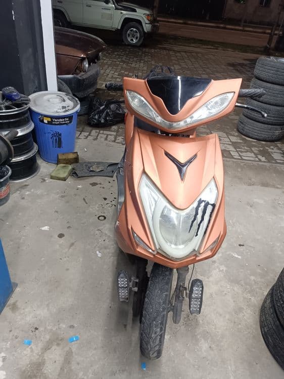 Skuter sotiladi abmenam bor — 2