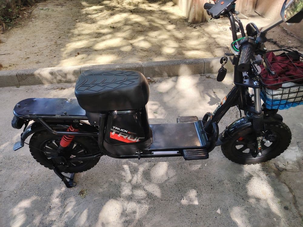 Truck + skuterrr — 2