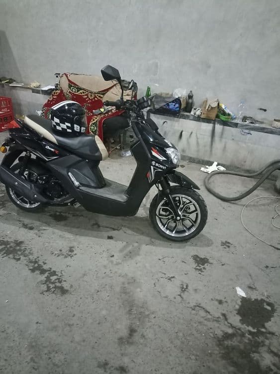 Benzinlik skuter bonvi 150cc — 1