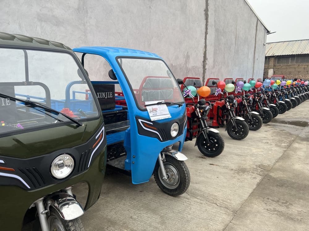 Motoroller electromoto bike trisikl moped — 2