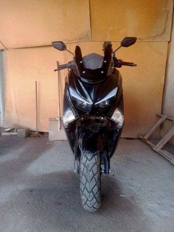 Skuter tmax 150 kub — 2