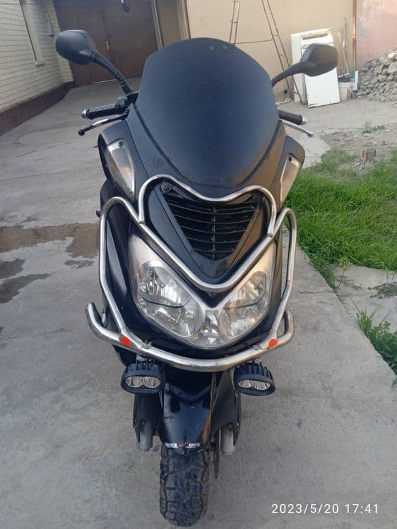 Skuter Delim maksi 150 kub — 1