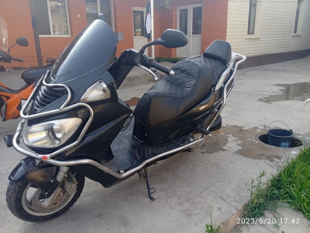 Skuter Delim maksi 150 kub — 2
