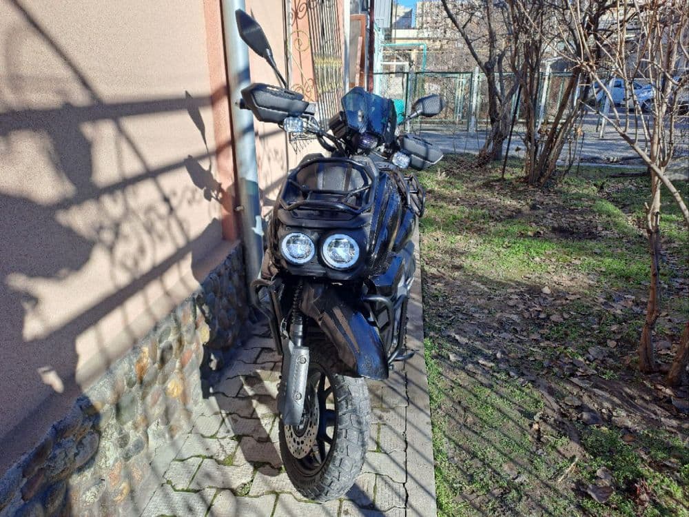 Скутер "Танк" 150см³ — 2