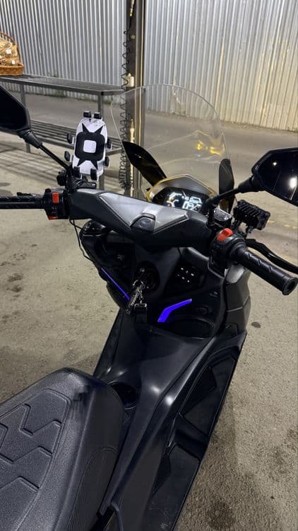 Yamaha T Max ultra 200cc skuter — 5