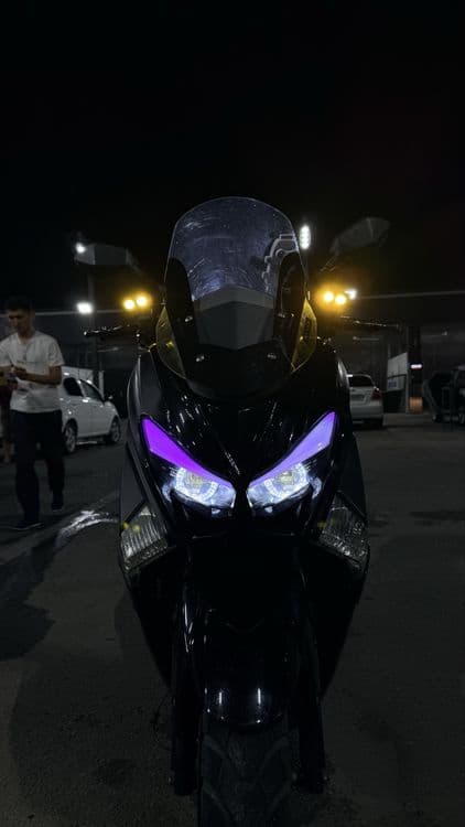 Yamaha T Max ultra 200cc skuter — 6
