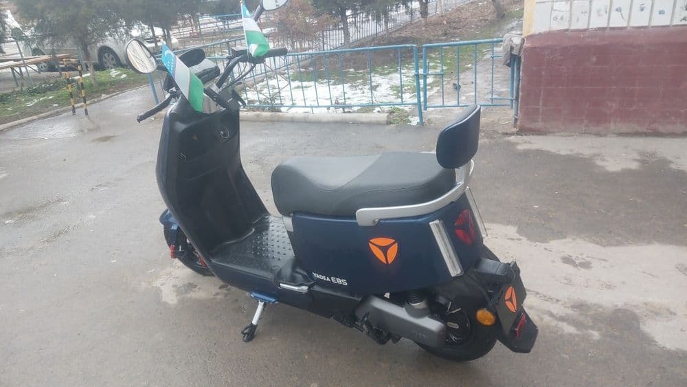 Скутер йадиа Е 8 С модил — 2