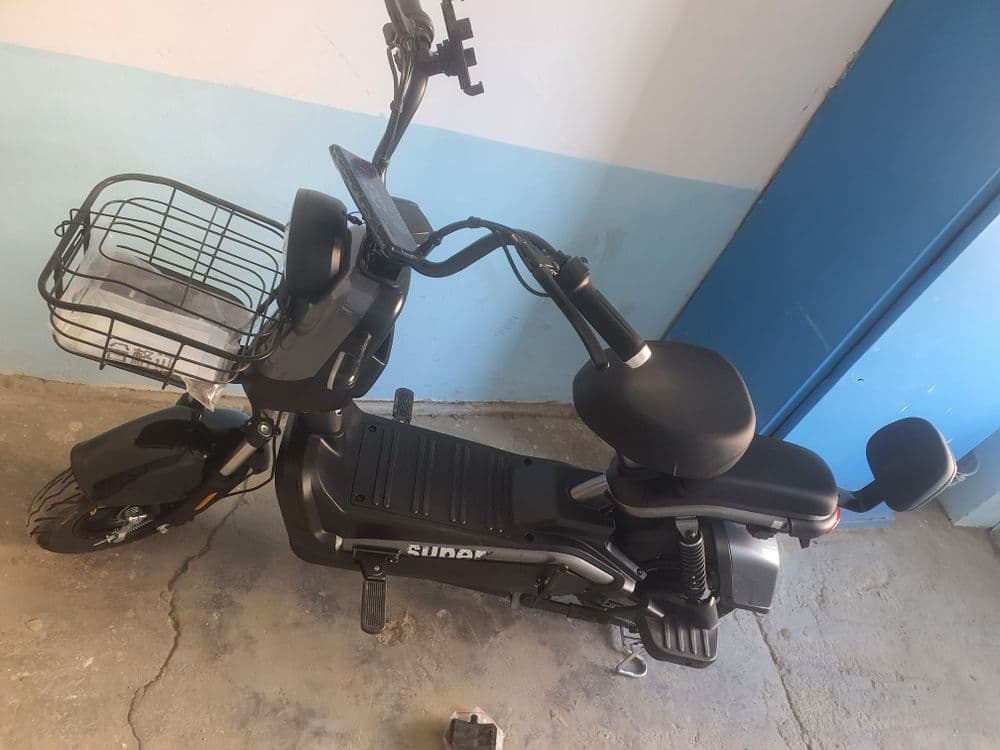 Skuter elektroni — 4