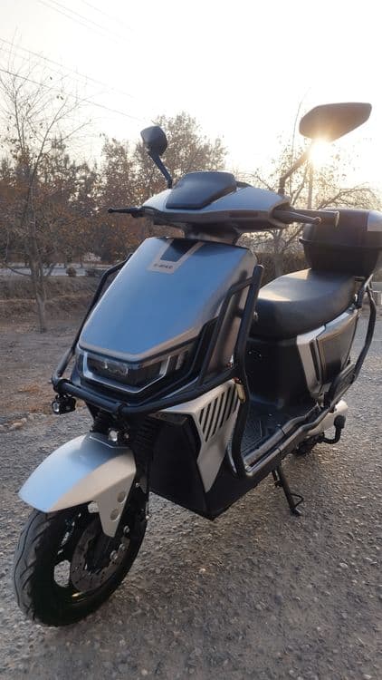 E-BIKE скутер сотилади — 2