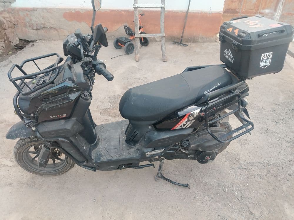 Sukuter Tank 2 srochni sotiladi 600 $ — 3