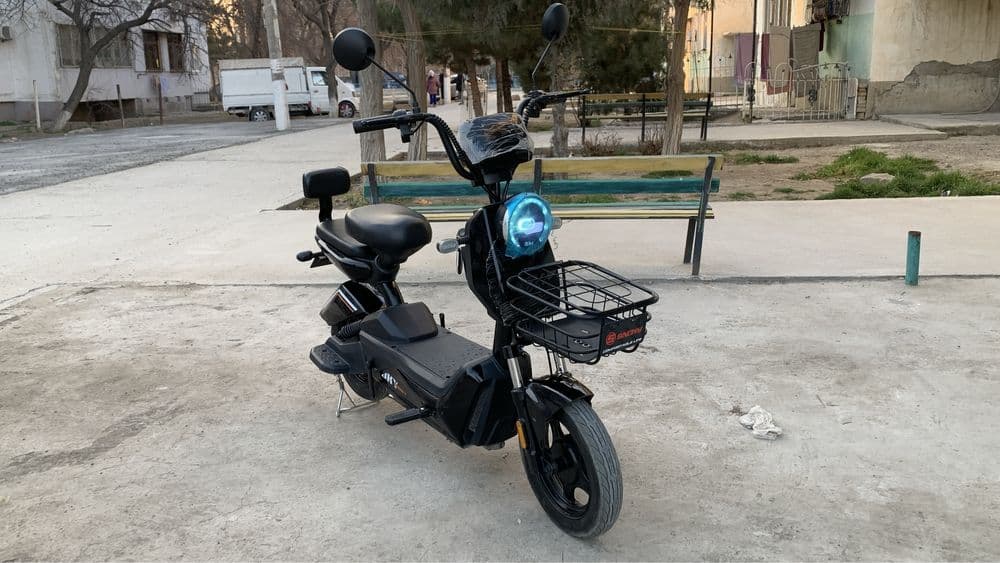 Elektroskuter новый — 2