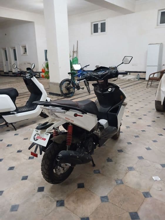 Skuter motoskil. — 2