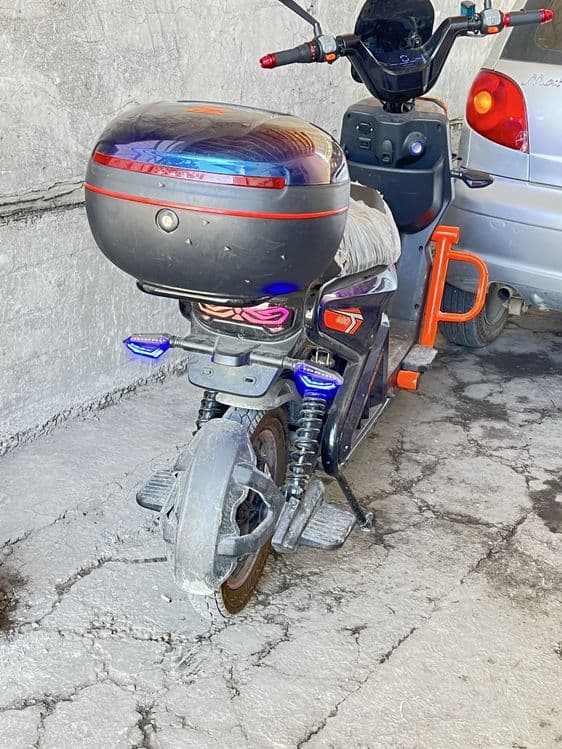 Skuter yangi atigu 100 km yurgan — 2