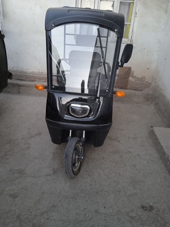 Skuter-2023 Moto — 1
