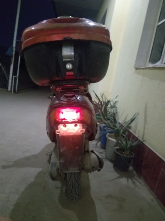 Yamaha skuter sotiladi — 2