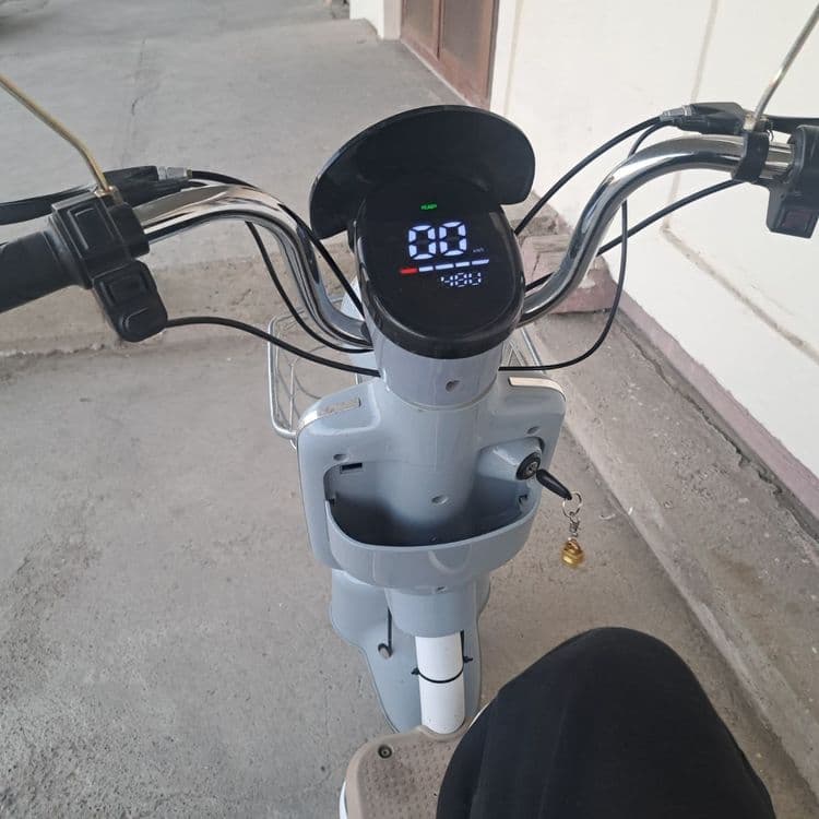 Skuter sotiladi elektro — 6