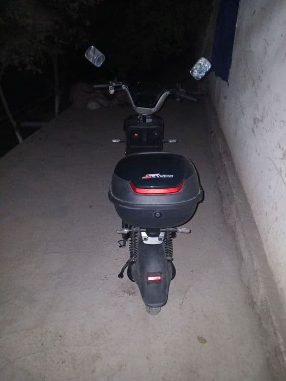 Skuter sotiladi yangi  3 kun buldi  srochni pul kerakligi uchun — 2