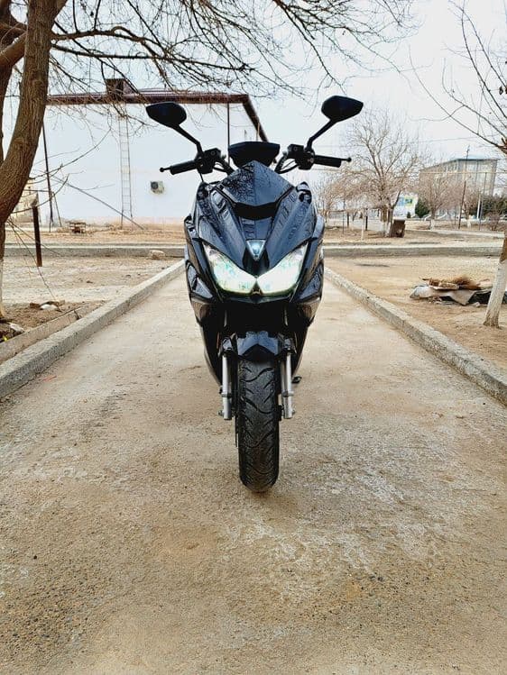 Benzinli skuter sotiladi kaskasi bilan birga 100 km 3 litir yeydi — 3