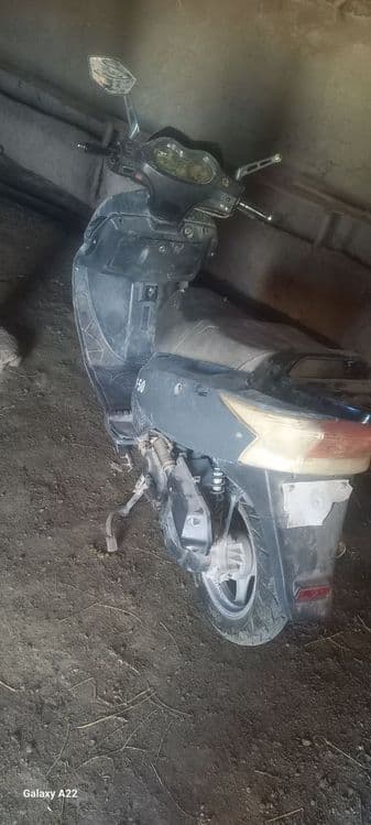 Suketir relam moto — 1