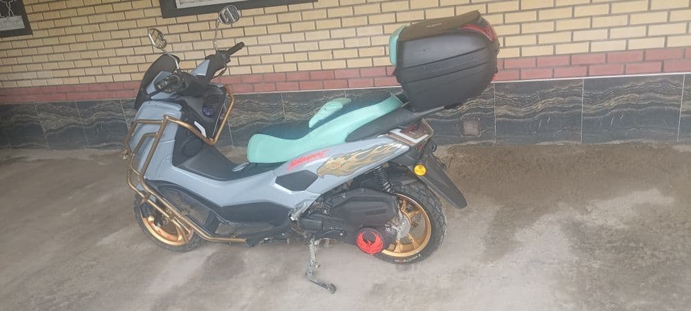 Skuter N max 150cc — 1