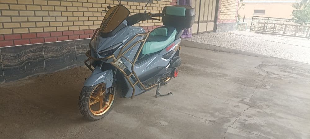 Skuter N max 150cc — 2
