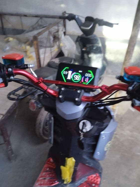 Cukutir Elektra mobil — 2